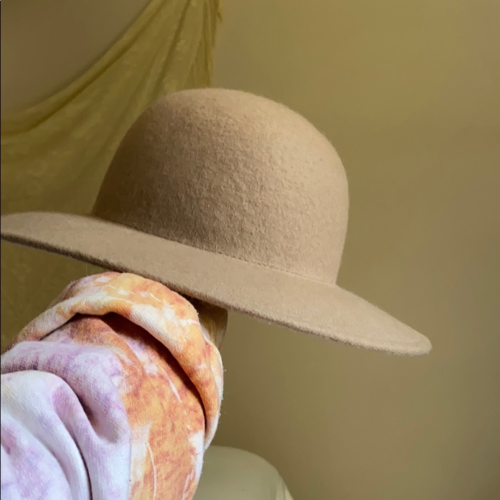 light brown felt round top BDG hat